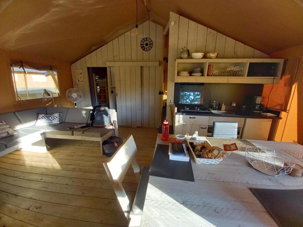 Готель Modern Nomads Thenon Екстер'єр фото